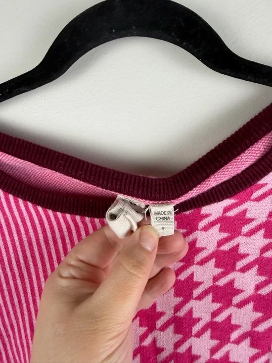 Pink Patterned Split-Panel Women's Sweater - Picture 6 of 6